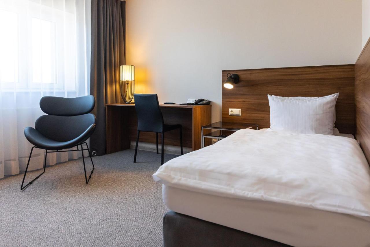 Hotel Santin Belchatow Exterior photo