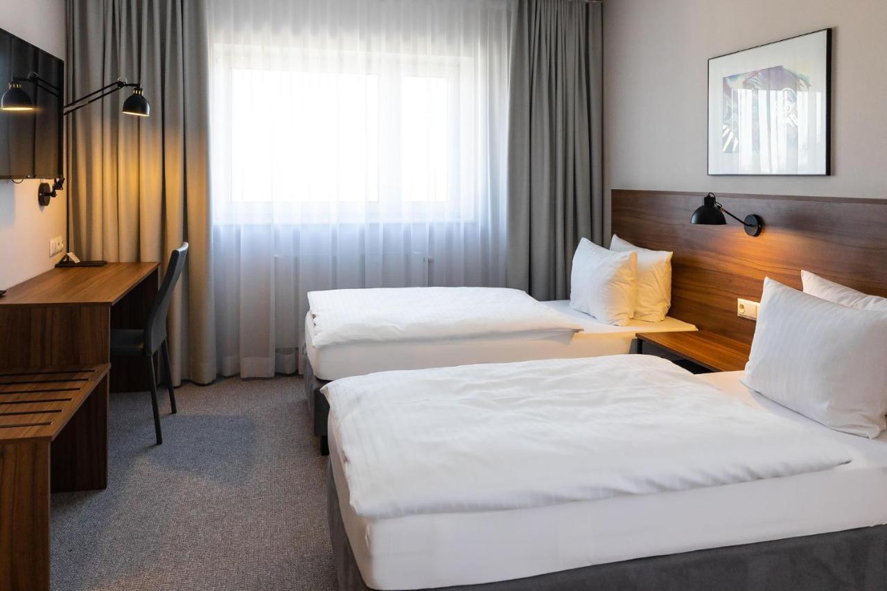 Hotel Santin Belchatow Exterior photo