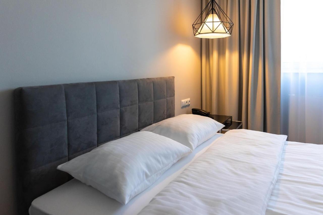 Hotel Santin Belchatow Exterior photo