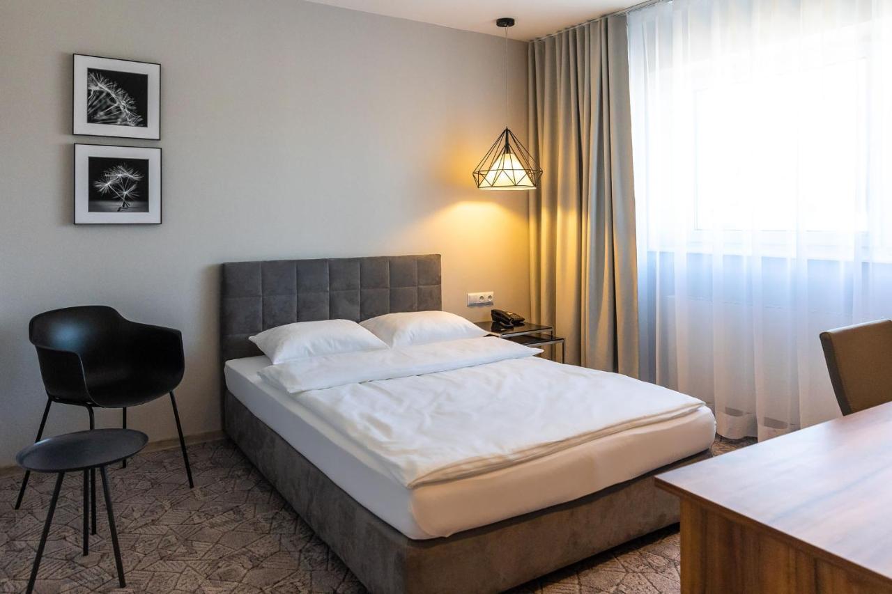 Hotel Santin Belchatow Exterior photo