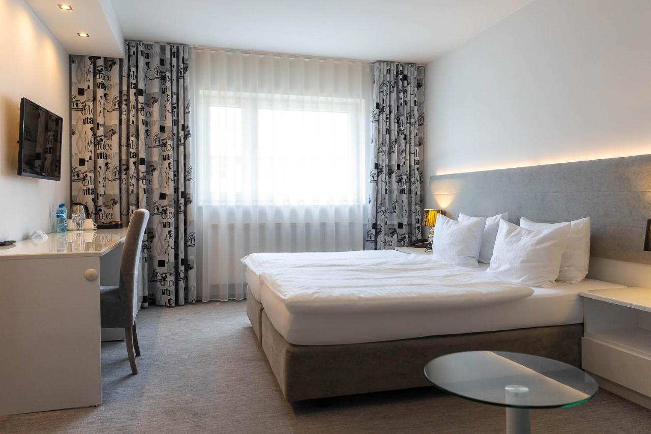 Hotel Santin Belchatow Exterior photo
