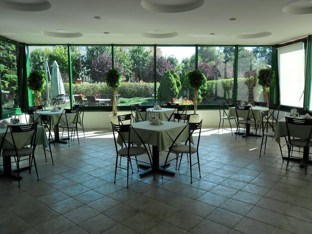 Hotel Santin Belchatow Exterior photo