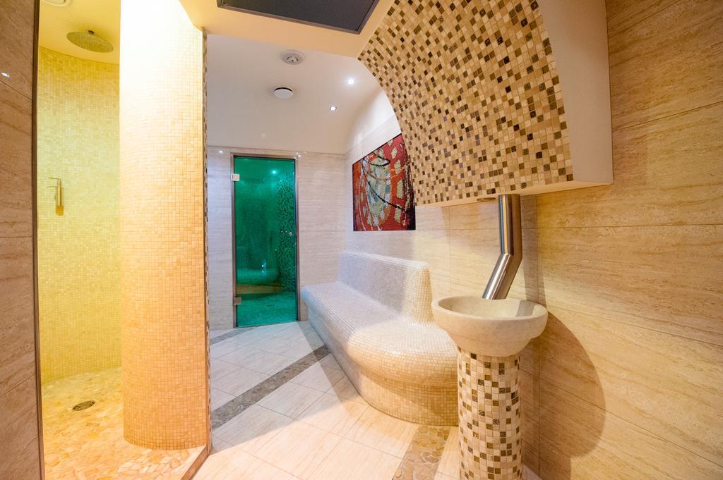 Hotel Santin Belchatow Exterior photo